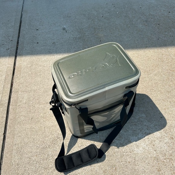 Coho cooler - Picture 2 of 4